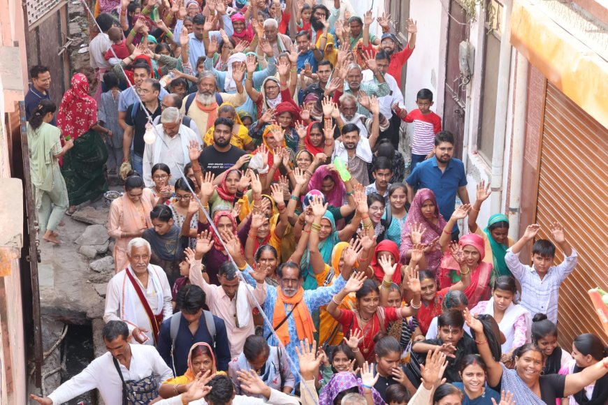 अक्षय नवमी पर तीन वन की परिक्रमा के लिए मथुरा-वृंदावन में भक्ति का सैलाब, राधे-कृष्ण के जयकारों की गूंज