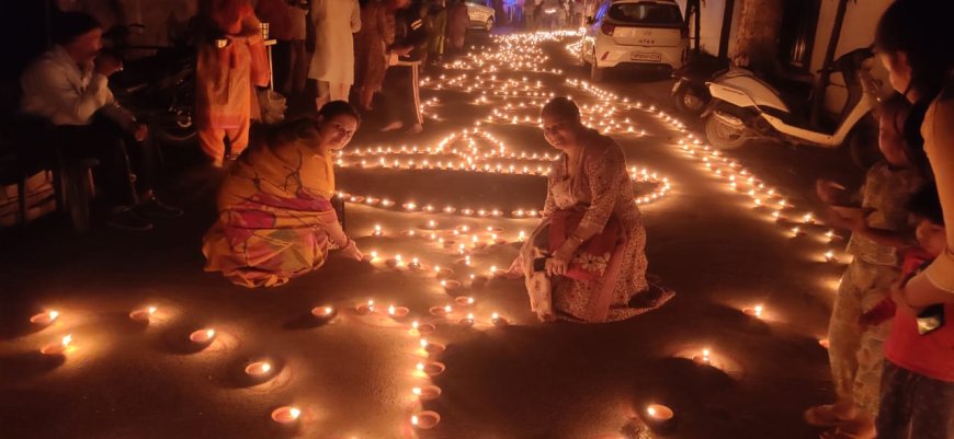 मौका देव दीपावली का था, दीपों की श्रंखला से जगमग श्रीजगन्नाथ मंदिर