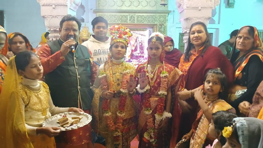 वजीरपुरा के सीताराम मंदिर में सीता-राम विवाह महोत्सव में गाये गये मंगल गीत