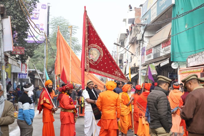 भगवान कार्तिकेय की धर्म ध्वजा लेकर हुआ श्री पंचायती निरंजनी अखाड़े का छावनी प्रवेश