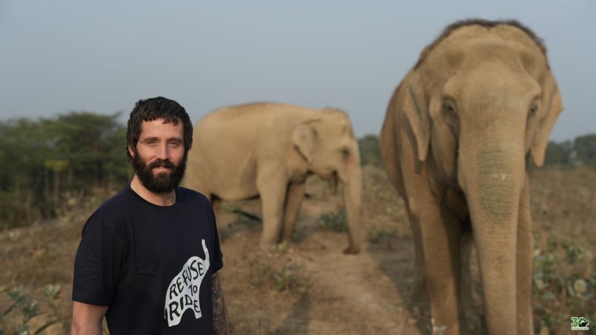 ट्रायथलॉन एथलीट मिच हचक्राफ्ट हाथी संरक्षण केंद्र पहुंचे, रीफ्यूज टू राइड का समर्थन